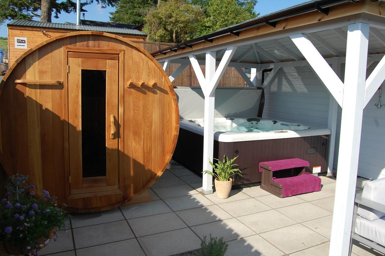 The Retreat Cabin Pitlochry Bagian luar foto
